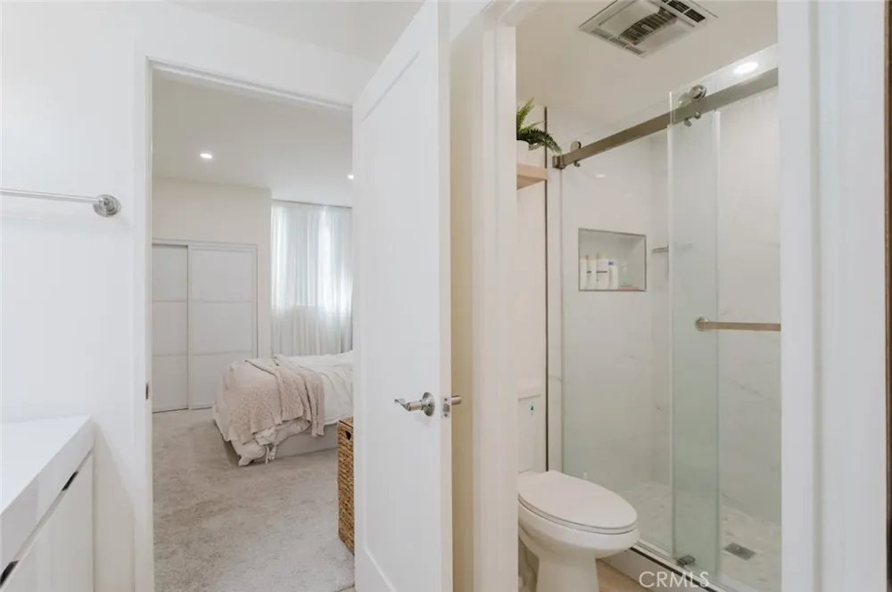 1305 Columbus Avenue #204 Glendale, CA 91202