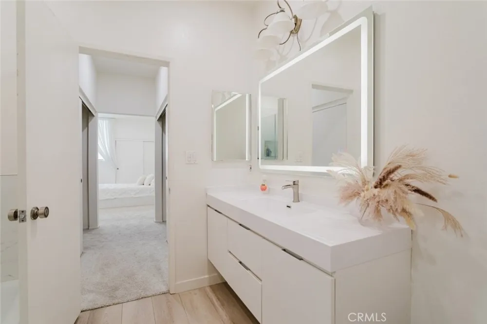 1305 Columbus Avenue #204 Glendale, CA 91202
