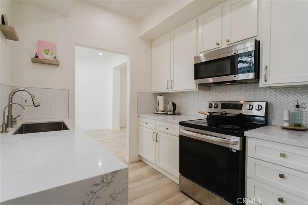 1305 Columbus Avenue #204 Glendale, CA 91202