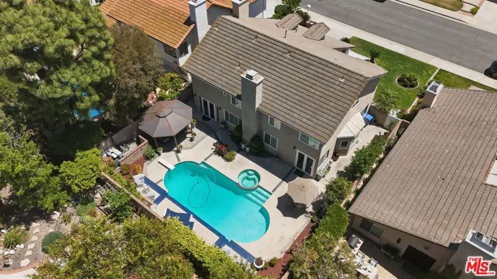 29061 Saddlebrook Drive Agoura Hills, CA 91301