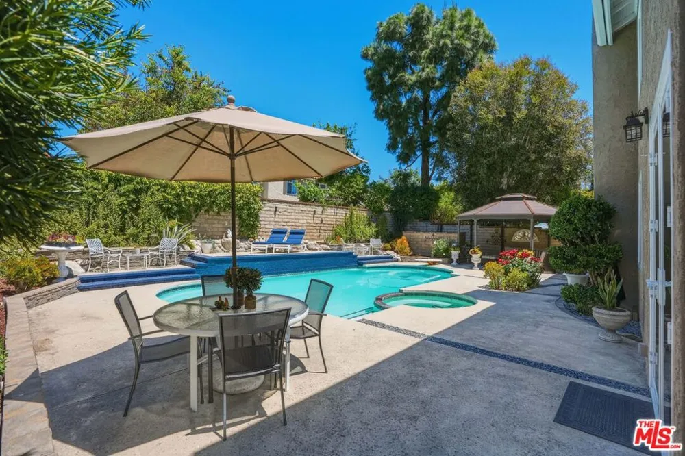29061 Saddlebrook Drive Agoura Hills, CA 91301