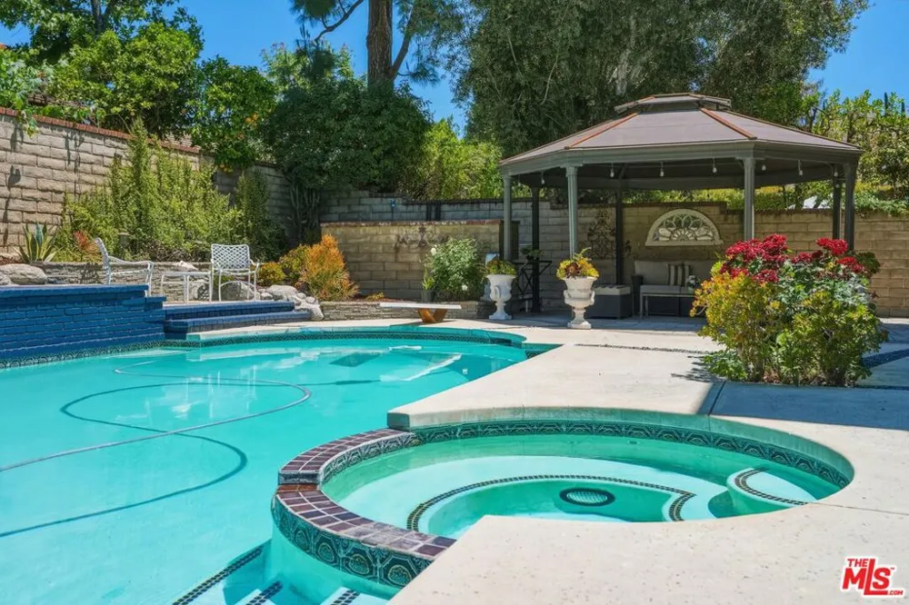 29061 Saddlebrook Drive Agoura Hills, CA 91301