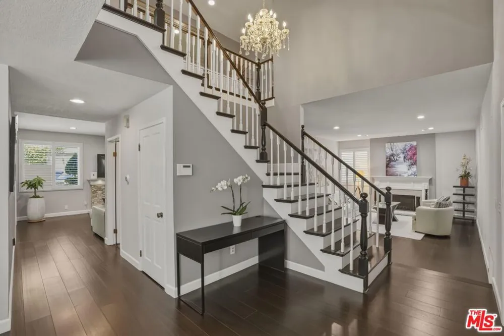 29061 Saddlebrook Drive Agoura Hills, CA 91301