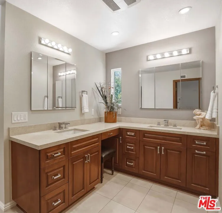 29061 Saddlebrook Drive Agoura Hills, CA 91301