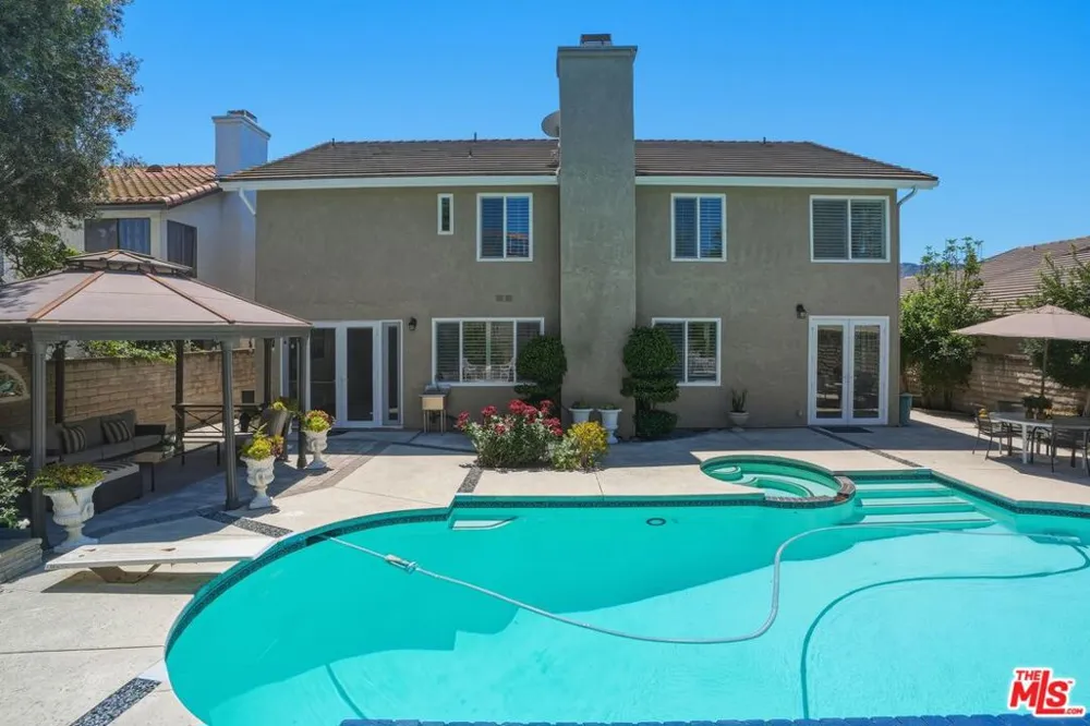 29061 Saddlebrook Drive Agoura Hills, CA 91301