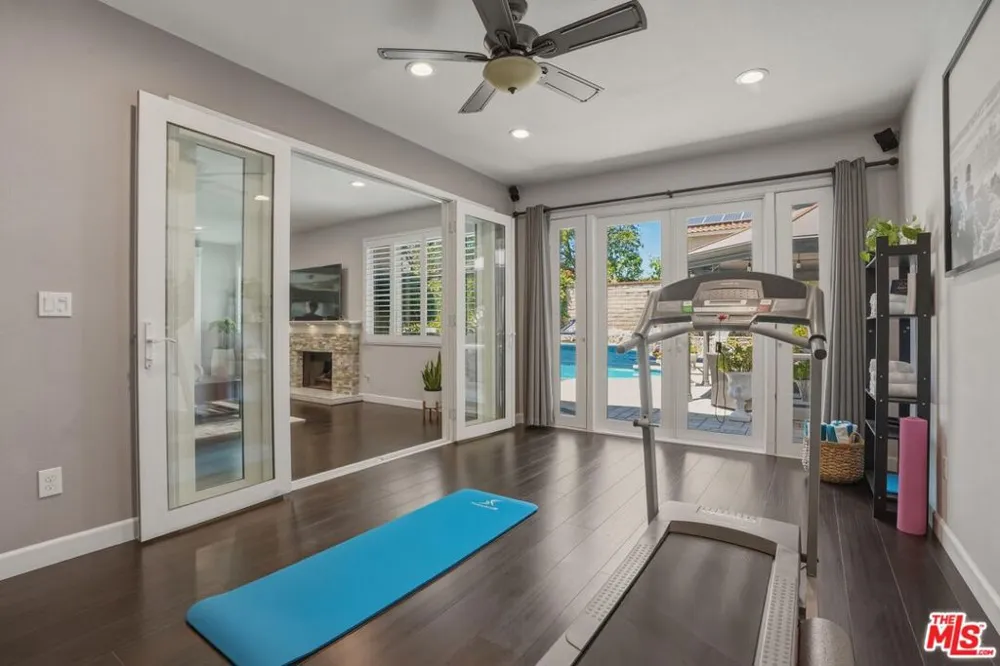 29061 Saddlebrook Drive Agoura Hills, CA 91301