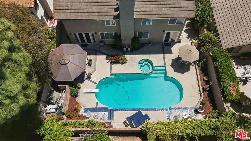 29061 Saddlebrook Drive Agoura Hills, CA 91301