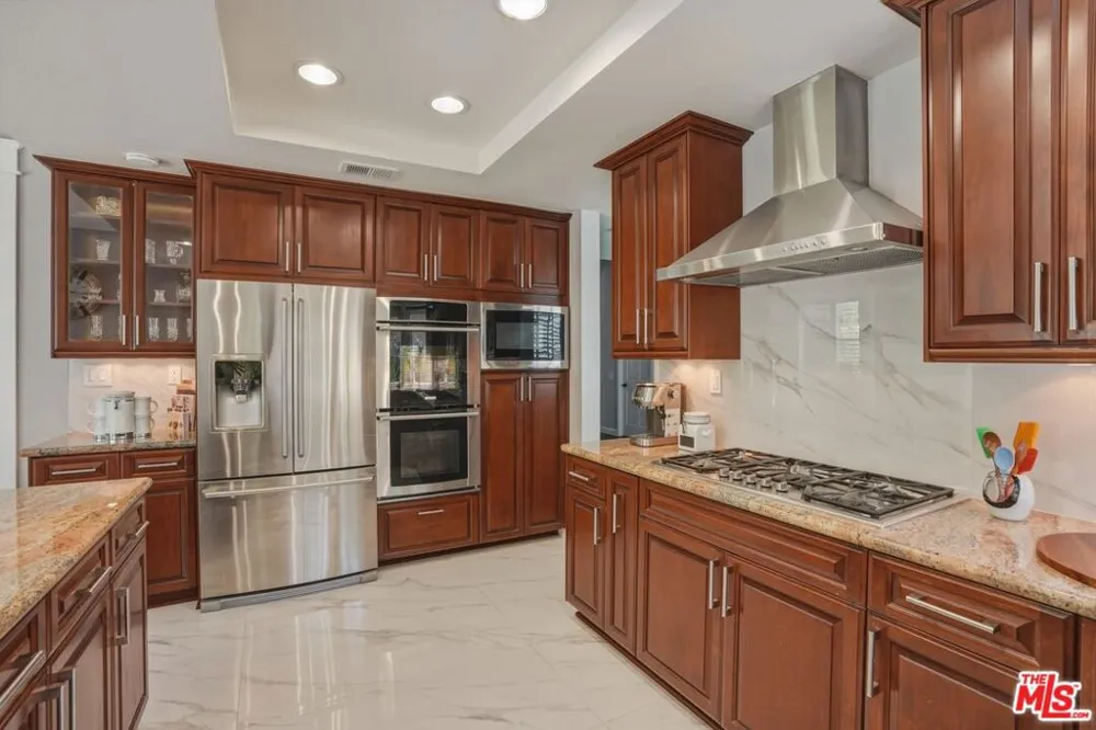 29061 Saddlebrook Drive Agoura Hills, CA 91301