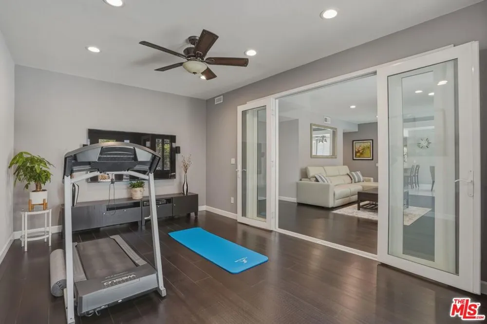 29061 Saddlebrook Drive Agoura Hills, CA 91301