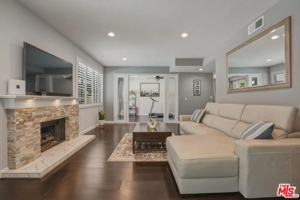 29061 Saddlebrook Drive Agoura Hills, CA 91301