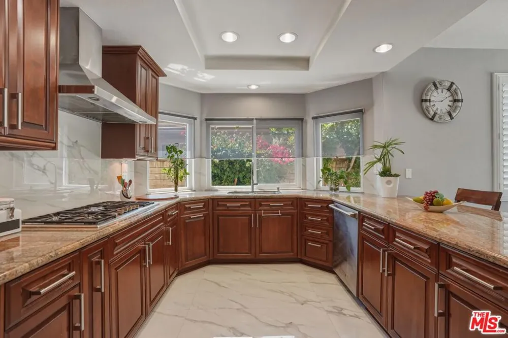 29061 Saddlebrook Drive Agoura Hills, CA 91301