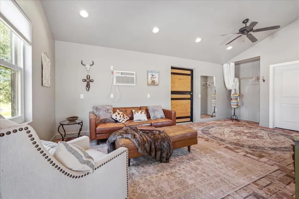 2727 Thomas Road Hollister, CA 95023