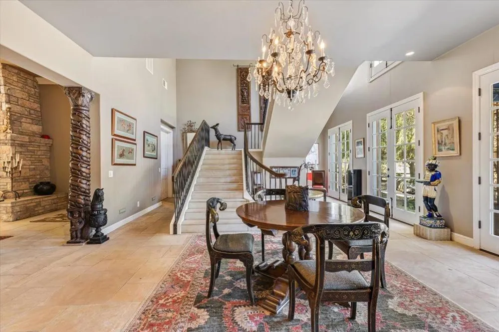 2727 Thomas Road Hollister, CA 95023
