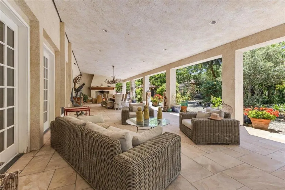 2727 Thomas Road Hollister, CA 95023