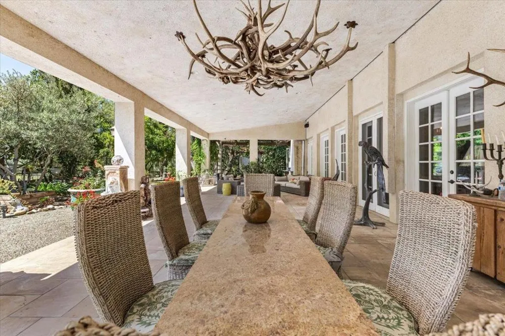 2727 Thomas Road Hollister, CA 95023