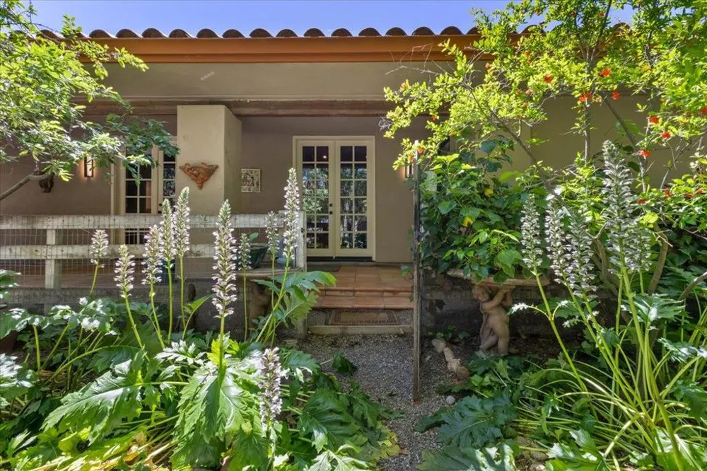 2727 Thomas Road Hollister, CA 95023