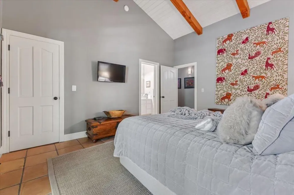 2727 Thomas Road Hollister, CA 95023