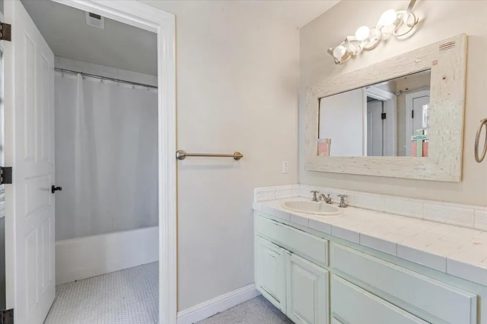 2727 Thomas Road Hollister, CA 95023