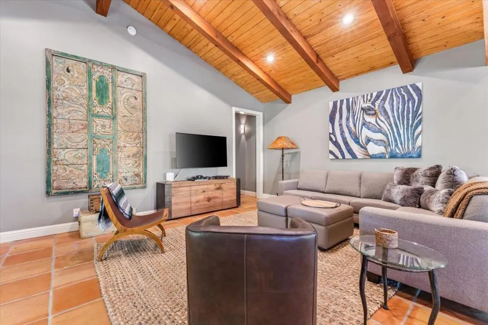 2727 Thomas Road Hollister, CA 95023