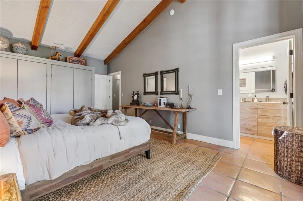 2727 Thomas Road Hollister, CA 95023