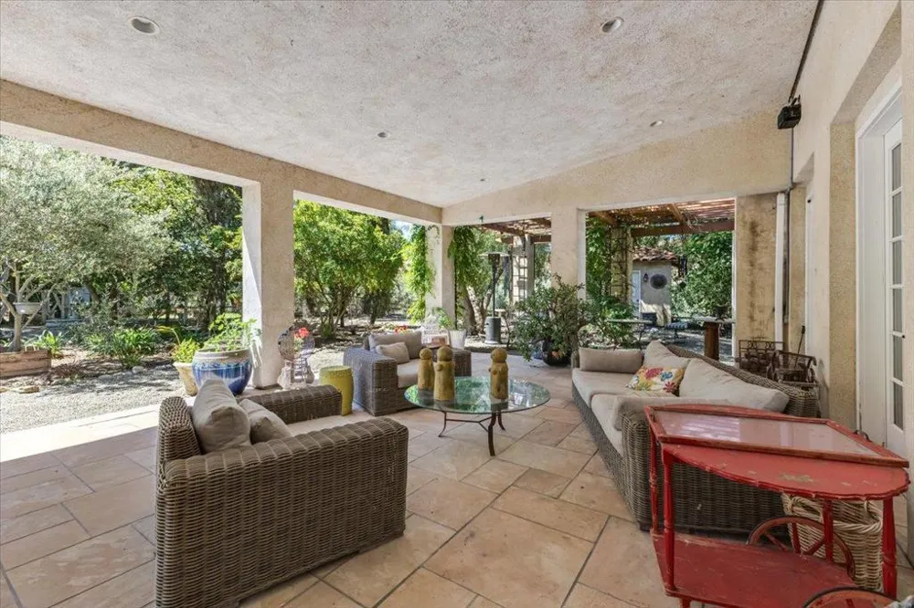 2727 Thomas Road Hollister, CA 95023