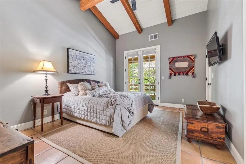 2727 Thomas Road Hollister, CA 95023