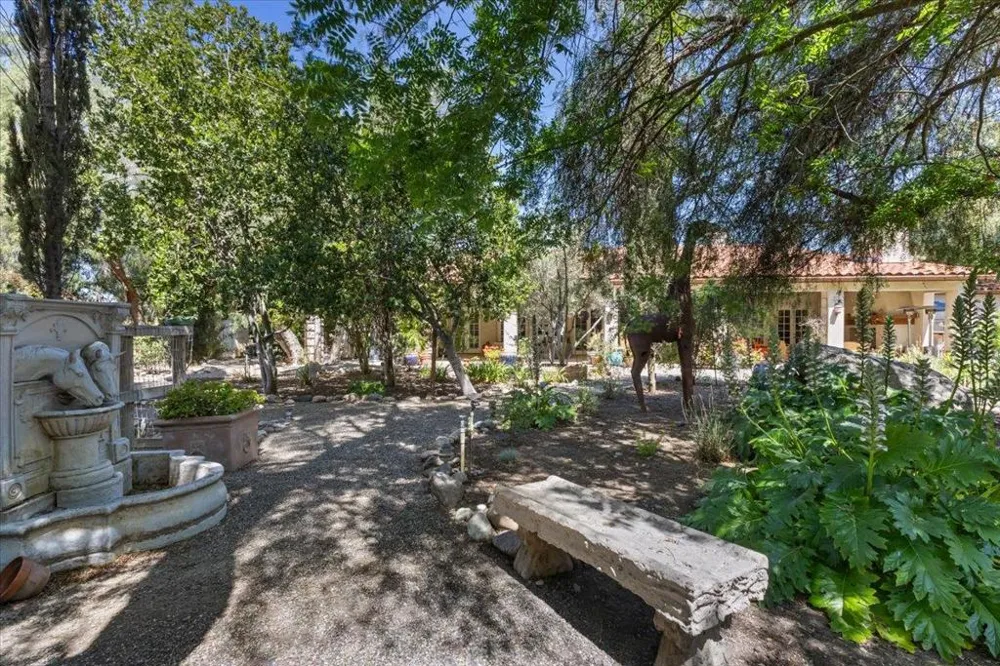 2727 Thomas Road Hollister, CA 95023
