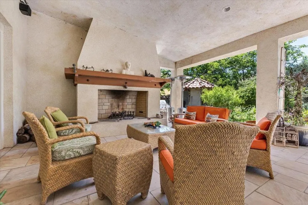 2727 Thomas Road Hollister, CA 95023