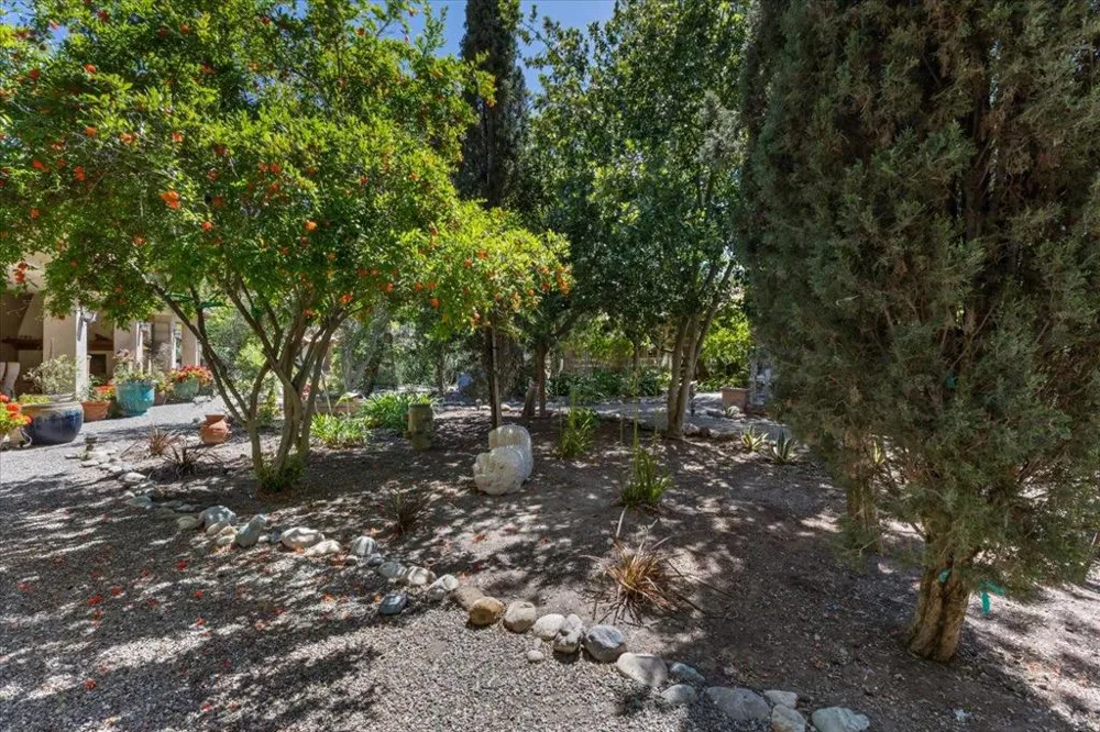 2727 Thomas Road Hollister, CA 95023