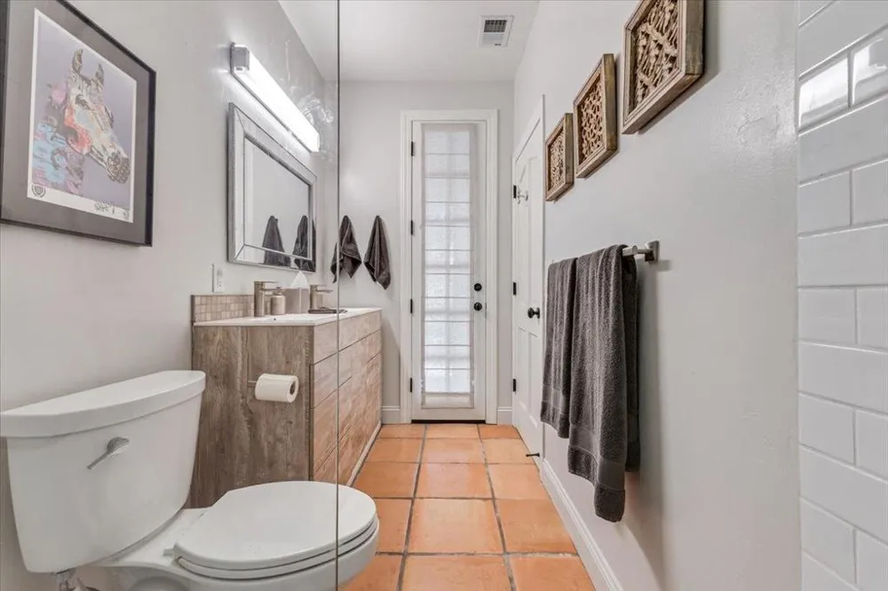 2727 Thomas Road Hollister, CA 95023