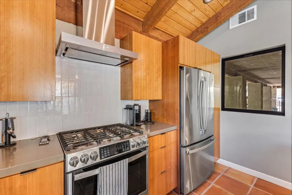 2727 Thomas Road Hollister, CA 95023