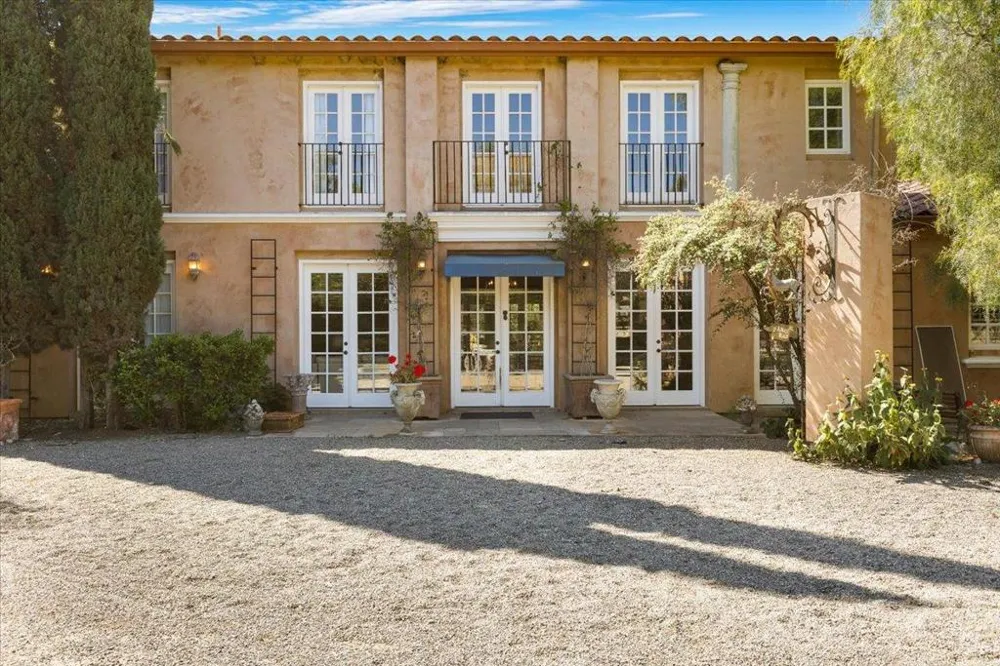 2727 Thomas Road Hollister, CA 95023