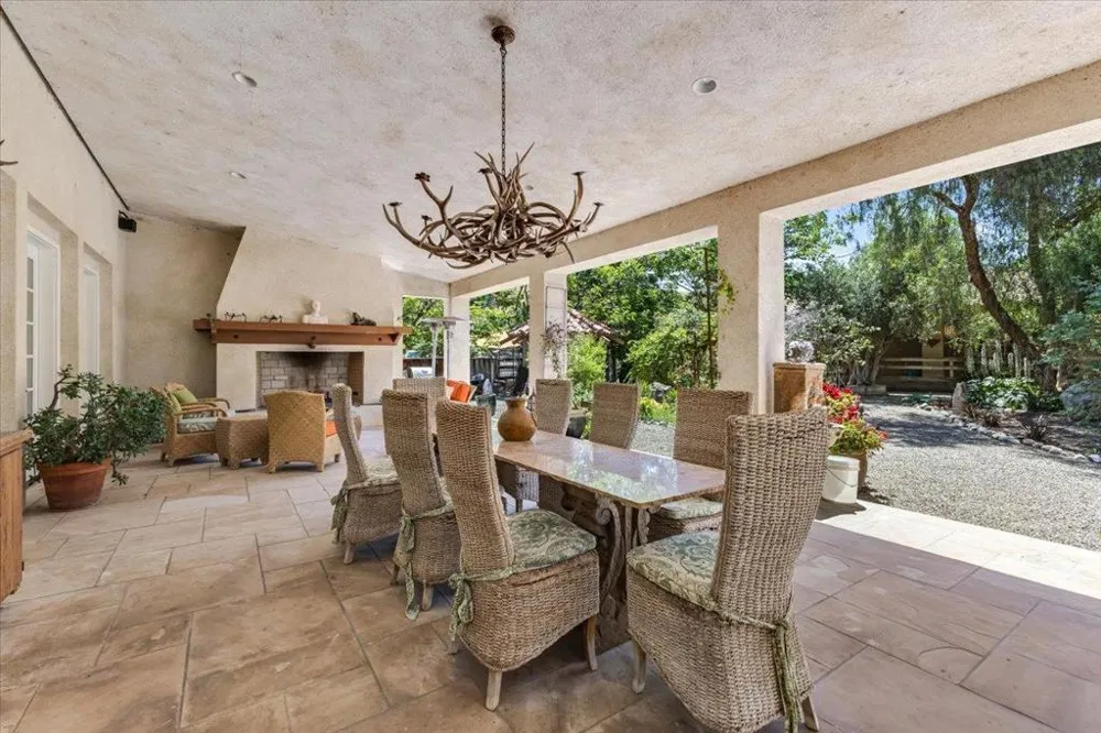 2727 Thomas Road Hollister, CA 95023