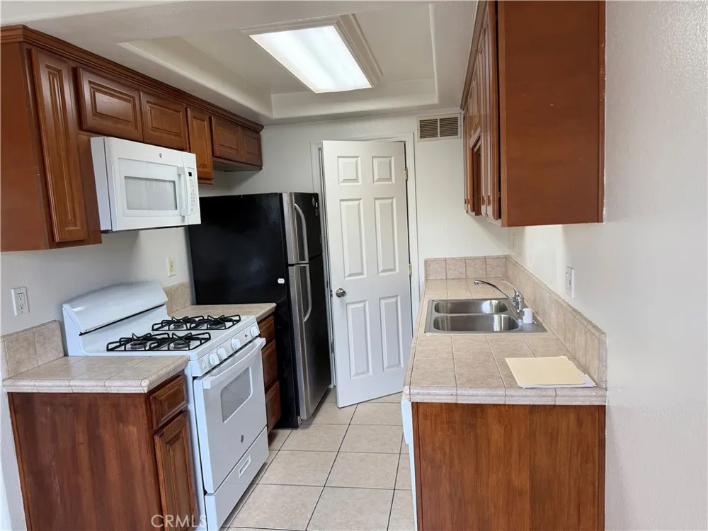 1509 Stanley #108 Long Beach, CA 90804
