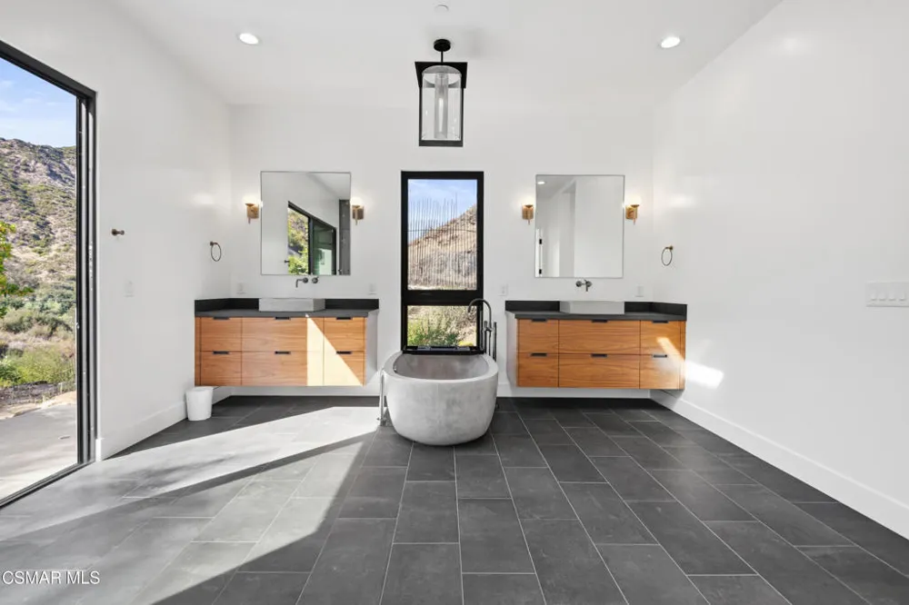 Address Not Shown Agoura Hills, CA 91301
