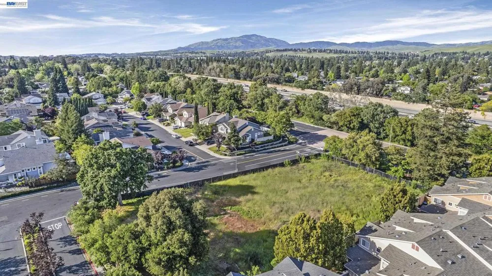 19251 San Ramon Valley Bl San Ramon, CA 94583