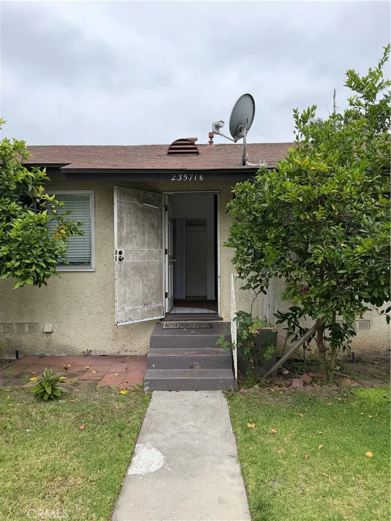 23571 Maribel Carson, CA 90745