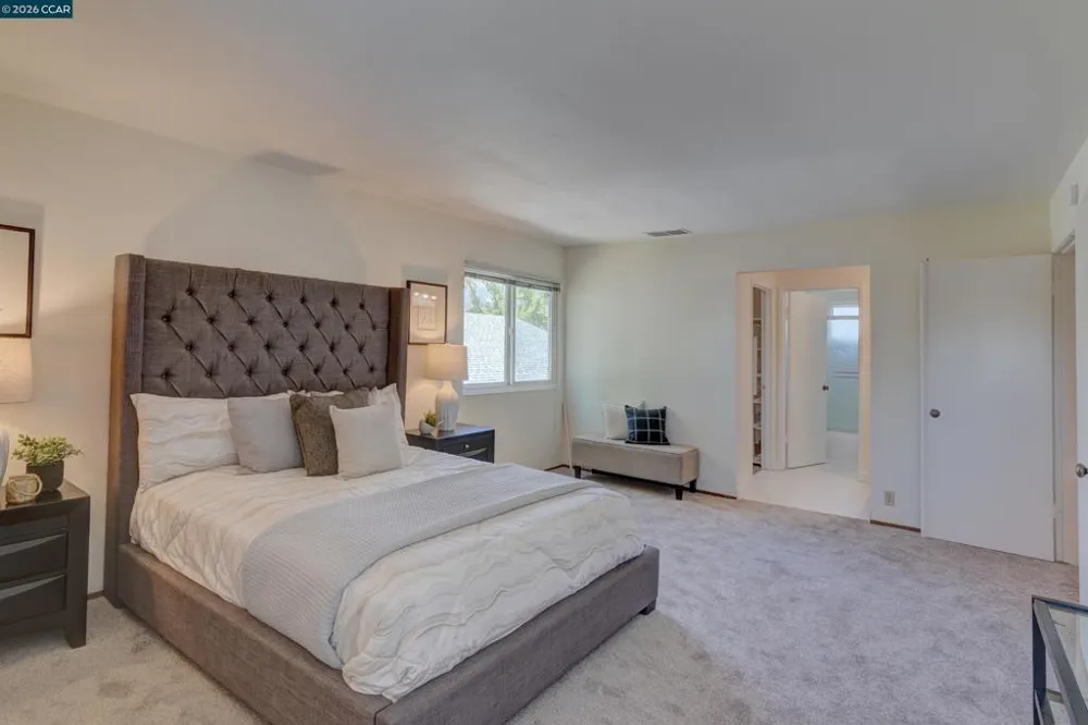 585 Mt Dell Dr Clayton, CA 94517