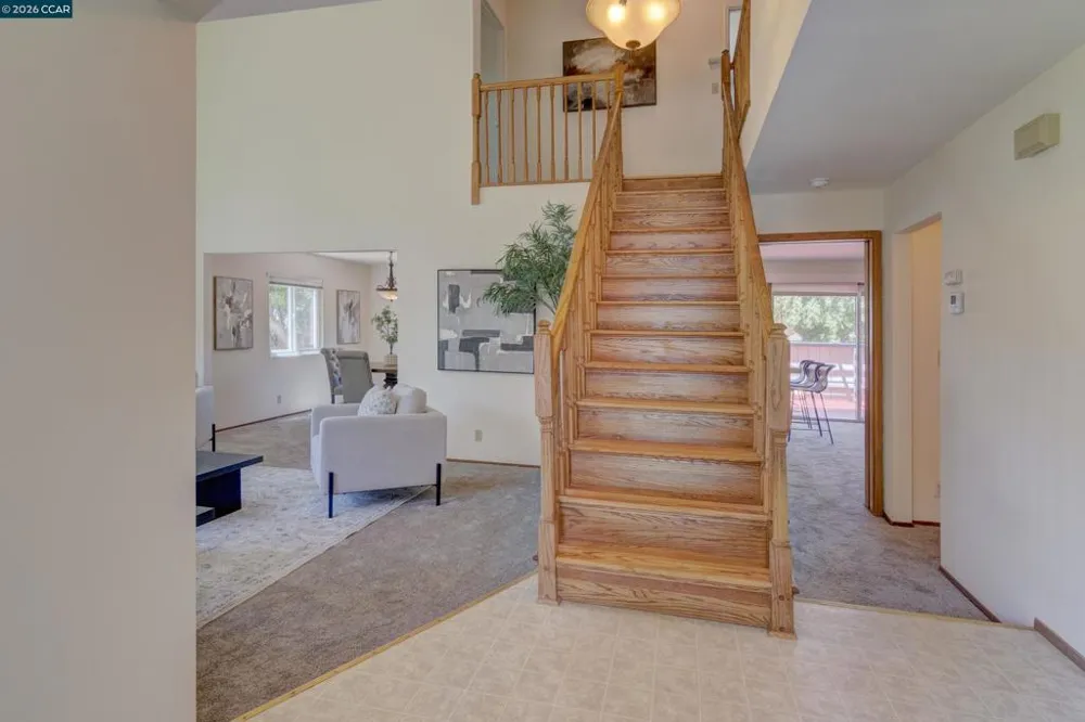 585 Mt Dell Dr Clayton, CA 94517