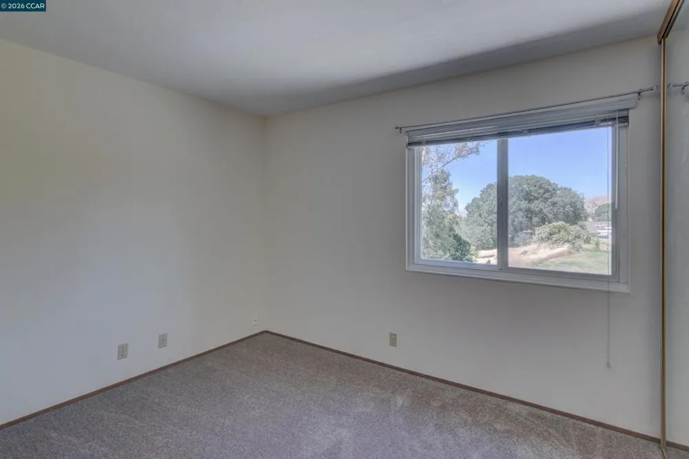 585 Mt Dell Dr Clayton, CA 94517