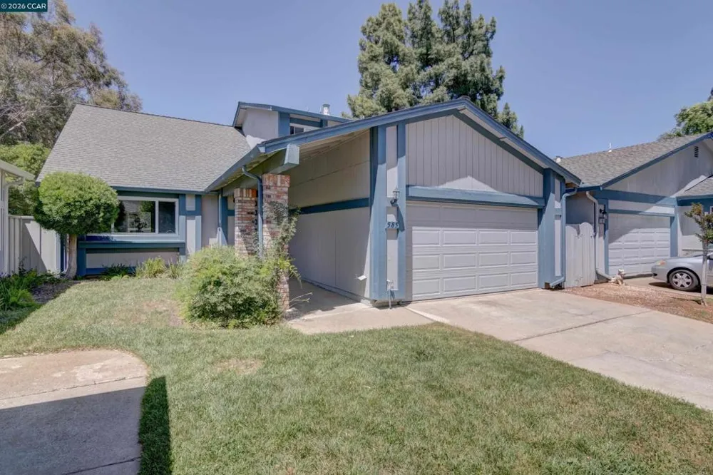 585 Mt Dell Dr Clayton, CA 94517