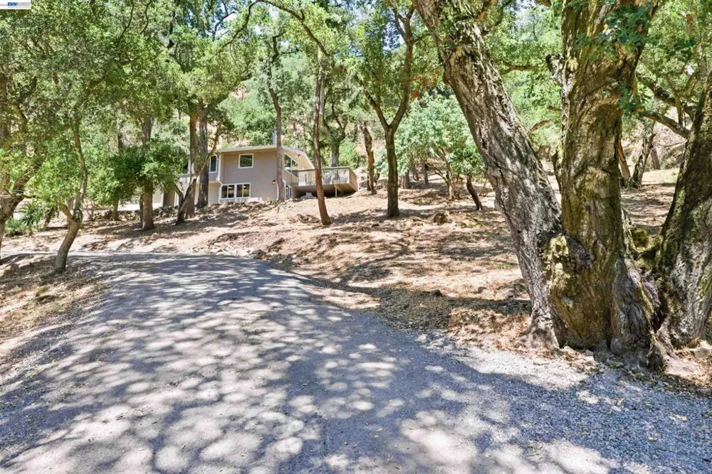 1929 Kilkare Road Sunol, CA 94586