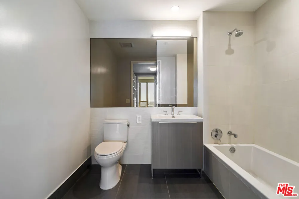 889 Francisco Street #1206 Los Angeles, CA 90017