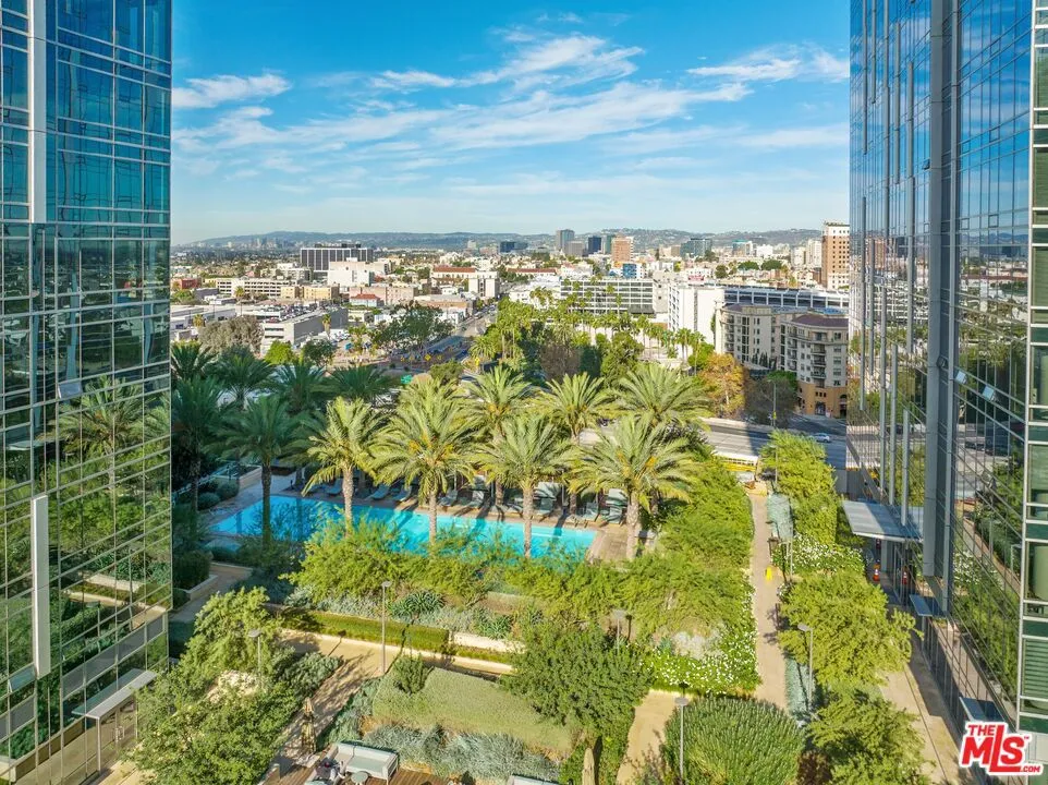 889 Francisco Street #1206 Los Angeles, CA 90017