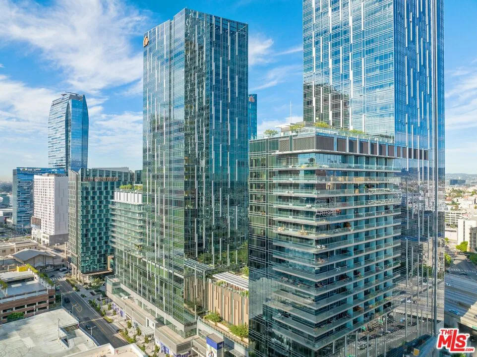 889 Francisco Street #1206 Los Angeles, CA 90017