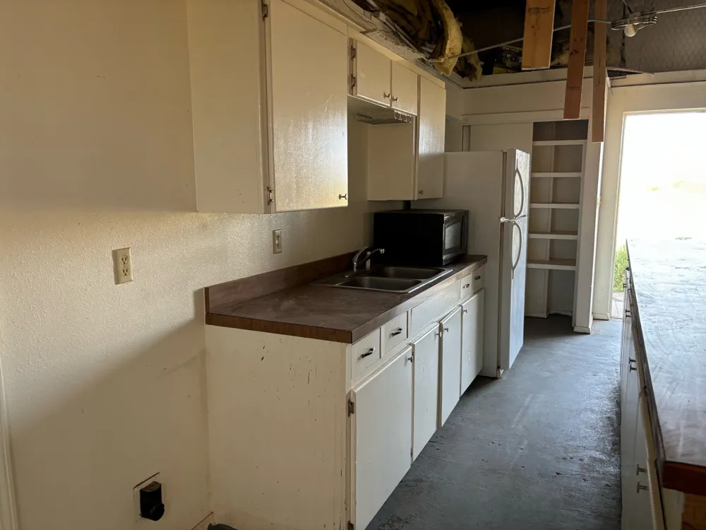 100 Industrial Park Electra, TX 76360