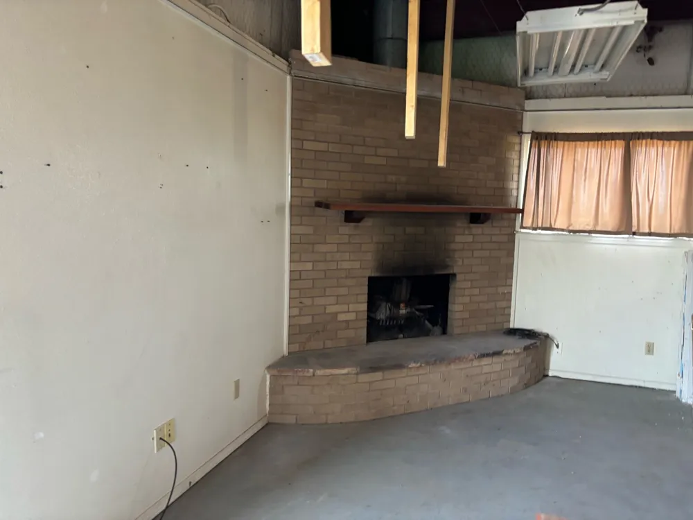 100 Industrial Park Electra, TX 76360