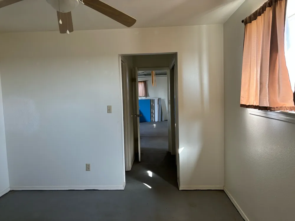 100 Industrial Park Electra, TX 76360