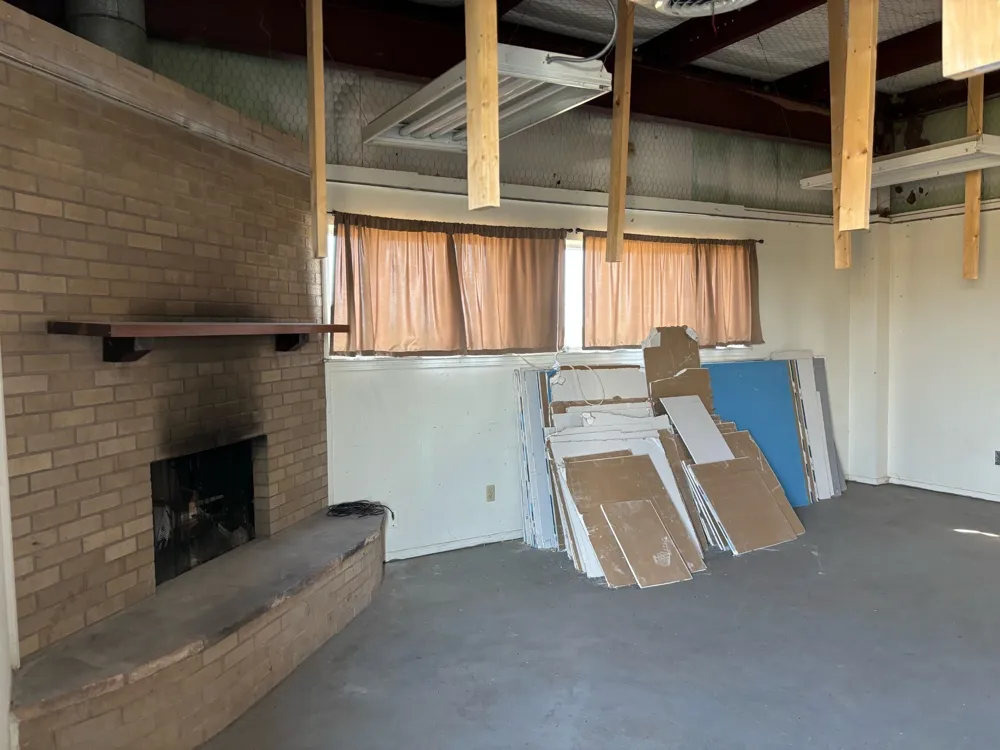 100 Industrial Park Electra, TX 76360