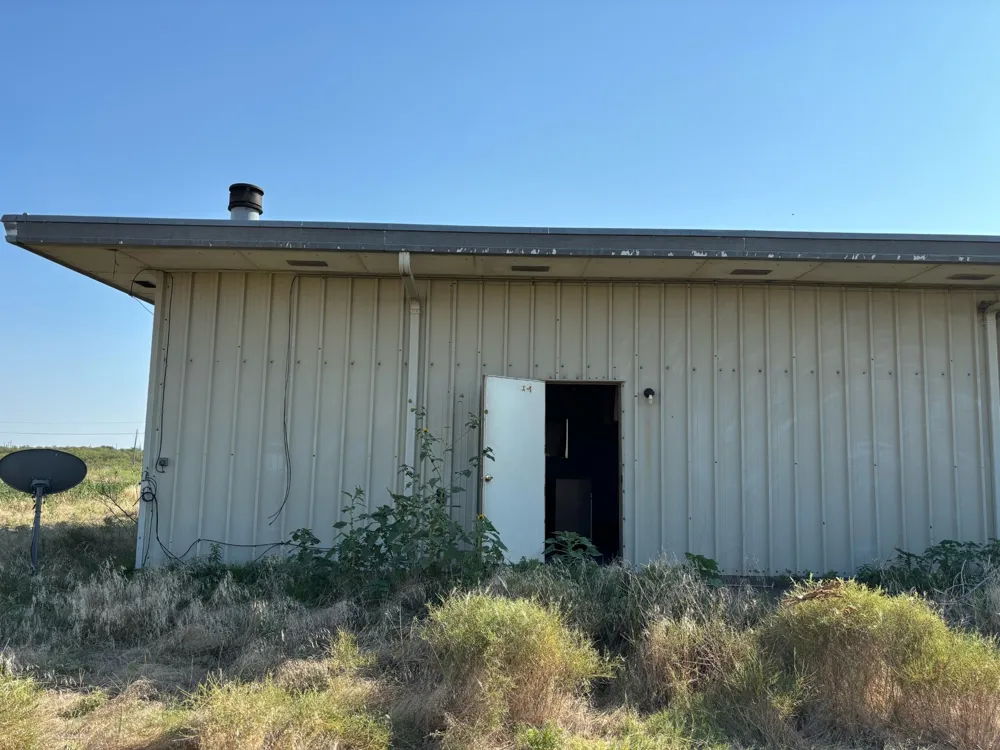 100 Industrial Park Electra, TX 76360